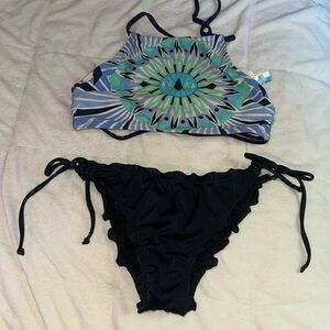 Super fun bikini, the bottoms have the scrunch effect